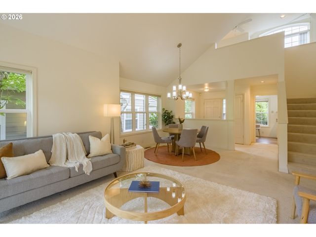 15639 Nw CLUBHOUSE Dr, Portland, OR 97229