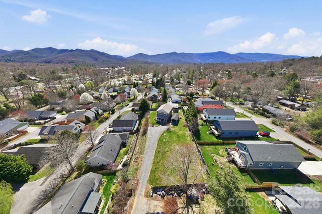 7 and 11 Carolina Corner, Black Mountain, NC 28711