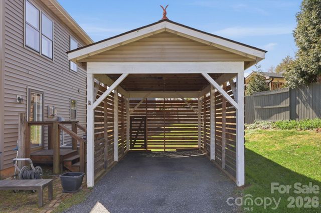 7 and 11 Carolina Corner, Black Mountain, NC 28711