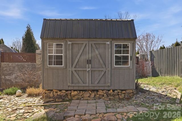 7 and 11 Carolina Corner, Black Mountain, NC 28711