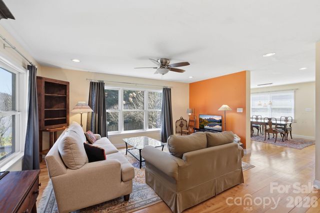 7 and 11 Carolina Corner, Black Mountain, NC 28711