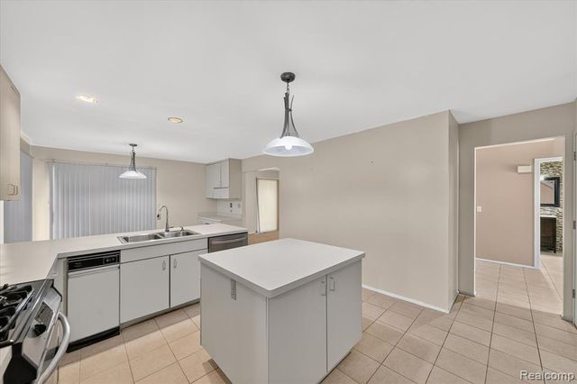 6153 Pickwood Drive, West Bloomfield, MI 48322
