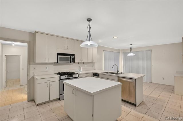 6153 Pickwood Drive, West Bloomfield, MI 48322