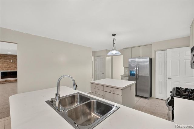 6153 Pickwood Drive, West Bloomfield, MI 48322