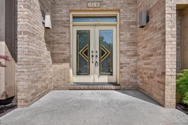 6153 Pickwood Drive, West Bloomfield, MI 48322