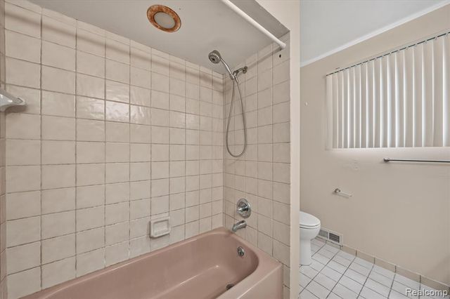 6153 Pickwood Drive, West Bloomfield, MI 48322