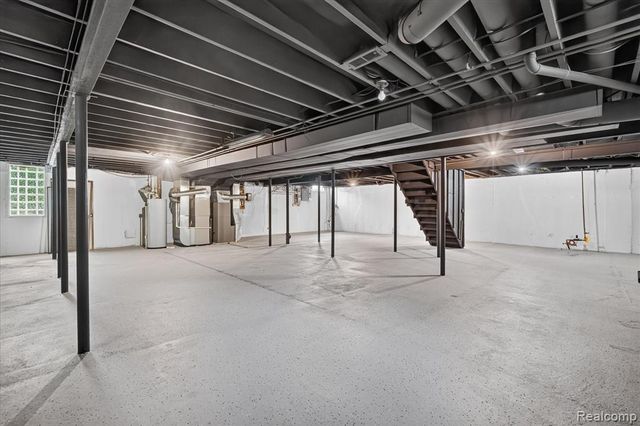 6153 Pickwood Drive, West Bloomfield, MI 48322