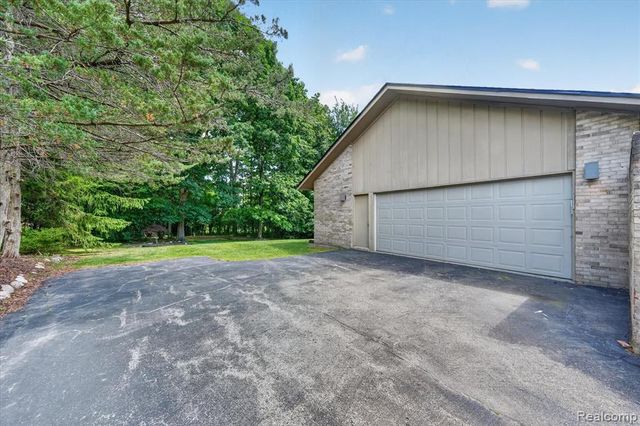6153 Pickwood Drive, West Bloomfield, MI 48322