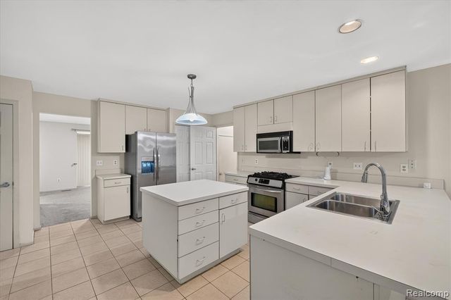 6153 Pickwood Drive, West Bloomfield, MI 48322