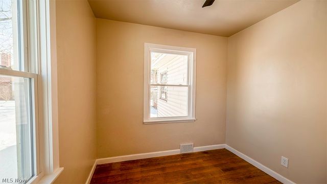 2134 Estabrook Avenue NW, Warren, OH 44485