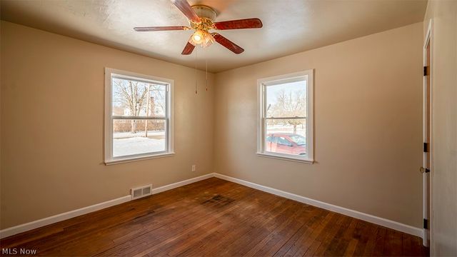 2134 Estabrook Avenue NW, Warren, OH 44485