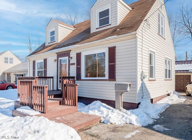 2134 Estabrook Avenue NW, Warren, OH 44485