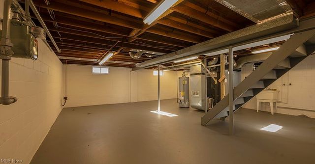 2134 Estabrook Avenue NW, Warren, OH 44485