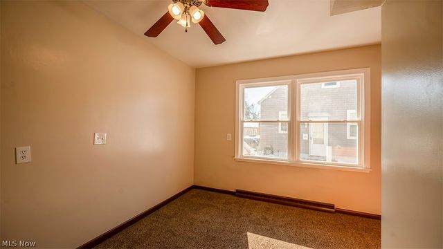 2134 Estabrook Avenue NW, Warren, OH 44485