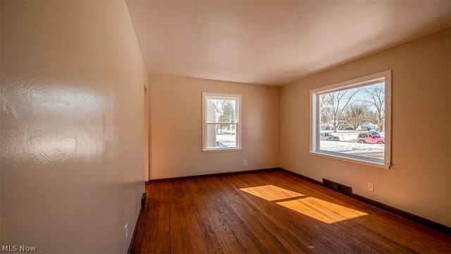 2134 Estabrook Avenue NW, Warren, OH 44485