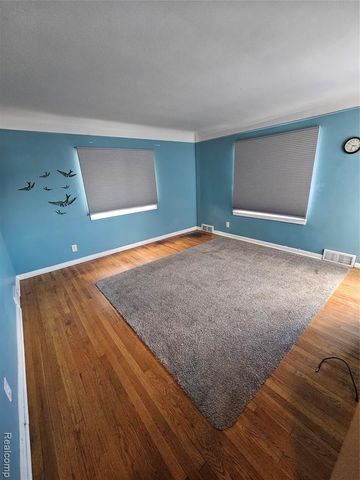 25795 Groveland Street, Roseville, MI 48066