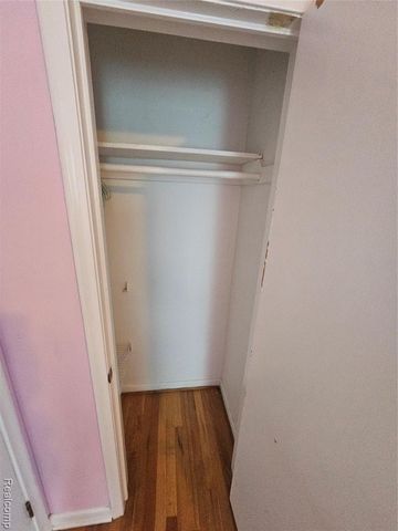 25795 Groveland Street, Roseville, MI 48066