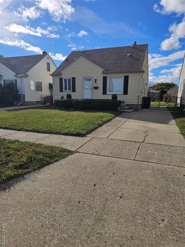 25795 Groveland Street, Roseville, MI 48066