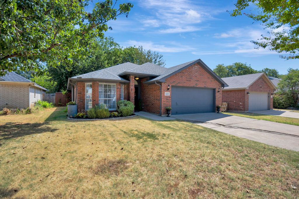4220 Maryanne Place, Haltom City, TX 76137 — photo 2