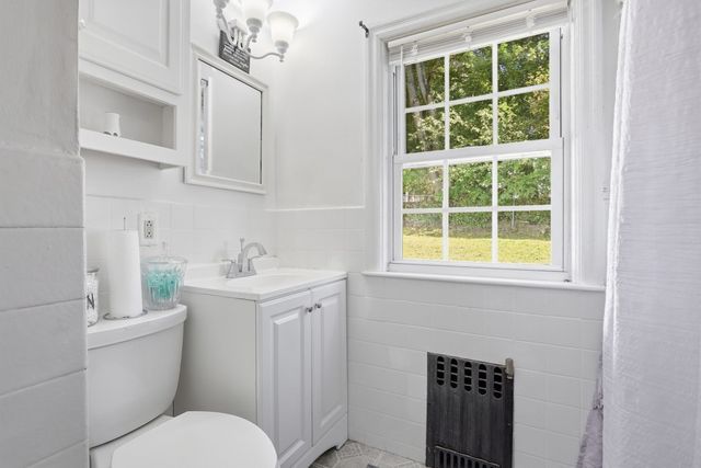 119 Beech St, Lowell, MA 01850