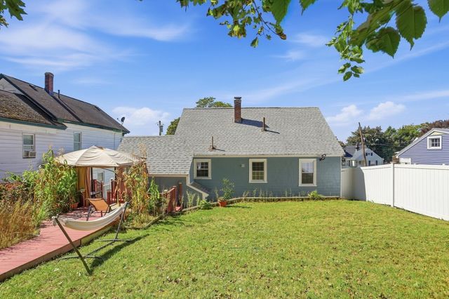 119 Beech St, Lowell, MA 01850