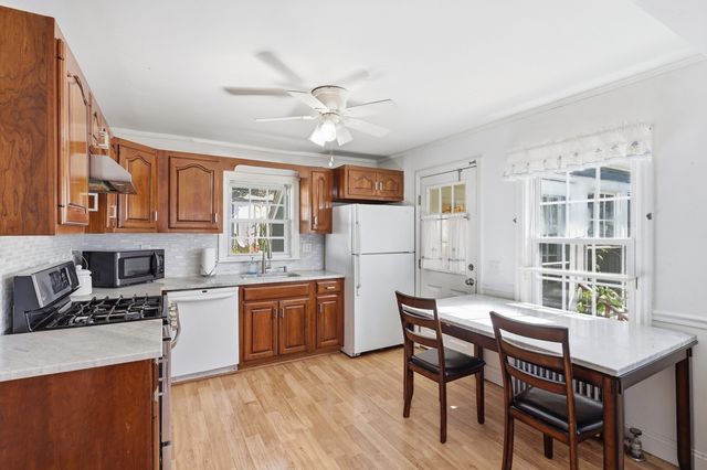 119 Beech St, Lowell, MA 01850