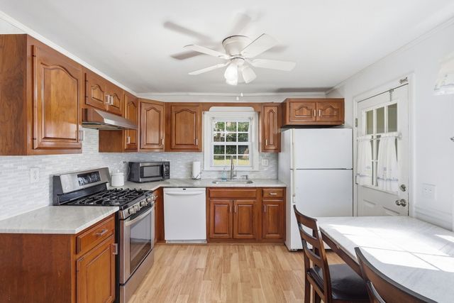 119 Beech St, Lowell, MA 01850
