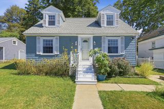 119 Beech St, Lowell, MA 01850