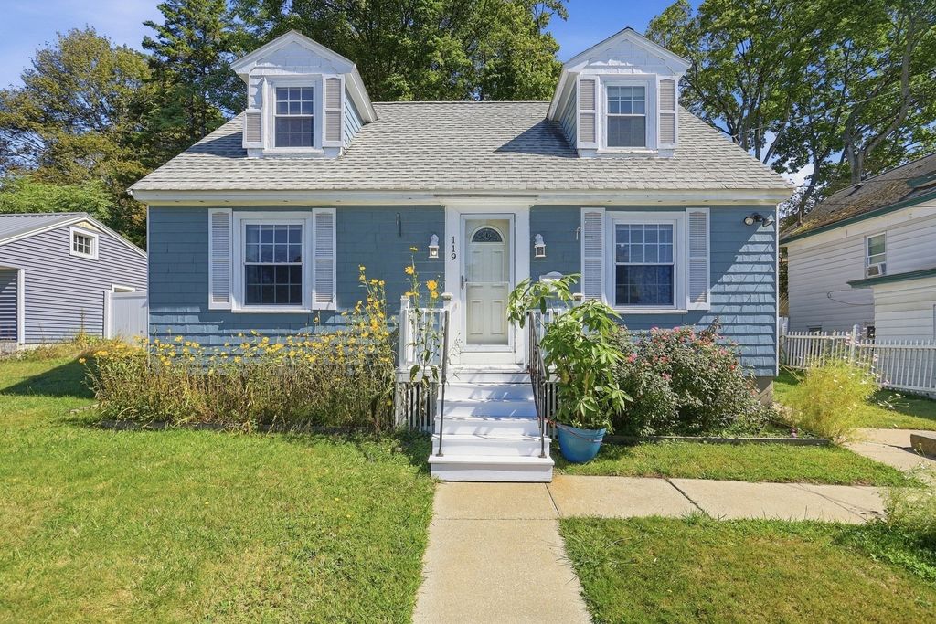 119 Beech St, Lowell, MA 01850