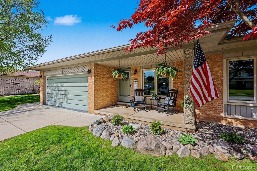 47391 Kathleen Road, Macomb Township, MI 48044