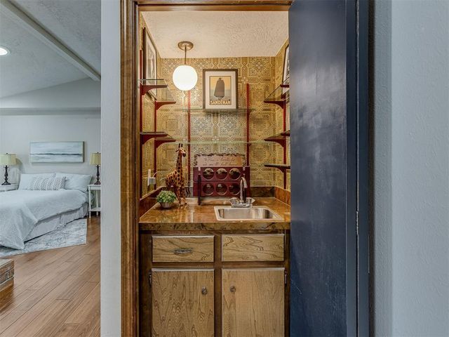 403 Piney Oak Drive, Norman, OK 73072