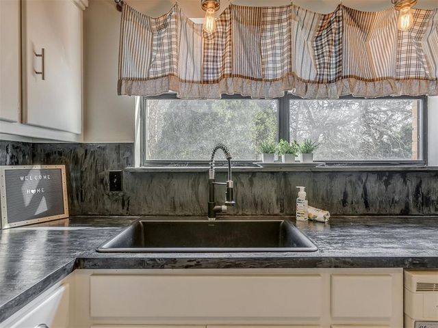 403 Piney Oak Drive, Norman, OK 73072