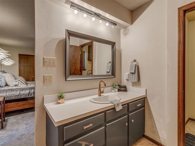 403 Piney Oak Drive, Norman, OK 73072