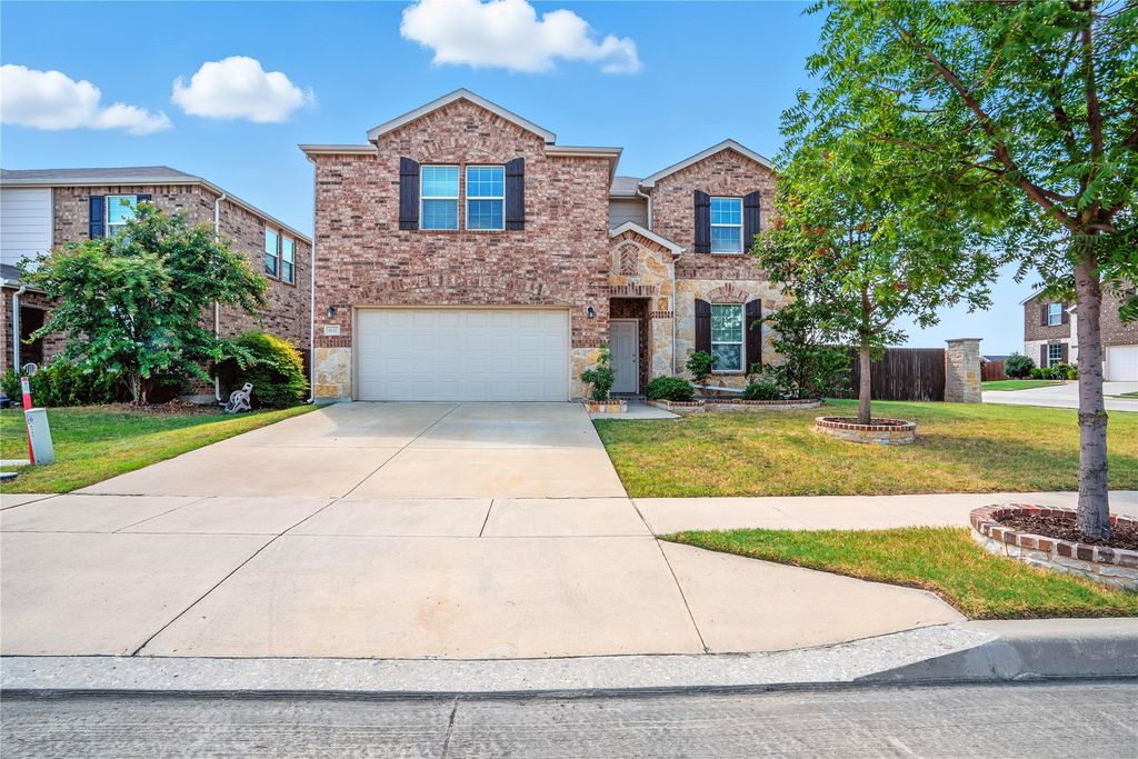 8137 Kurgan Trail, Fort Worth, TX 76131