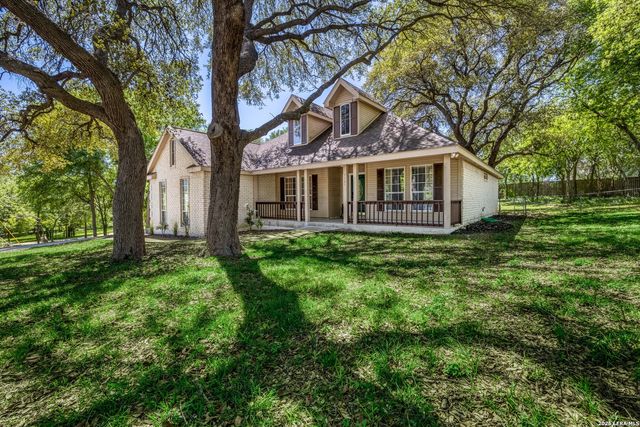 1131 FLAMING OAK DR, New Braunfels, TX 78132