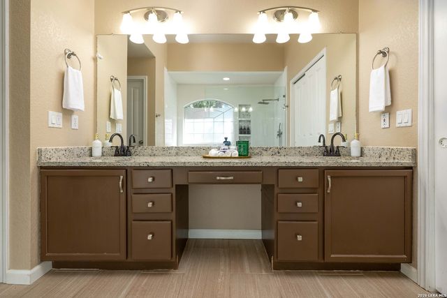 1131 FLAMING OAK DR, New Braunfels, TX 78132