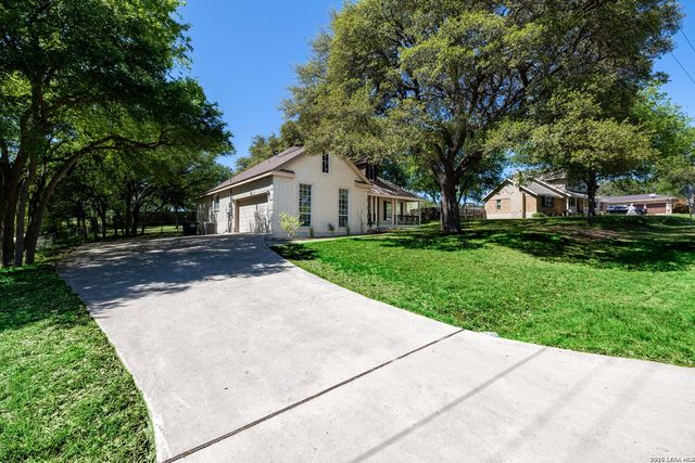 1131 FLAMING OAK DR, New Braunfels, TX 78132