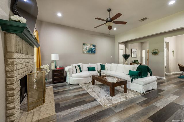 1131 FLAMING OAK DR, New Braunfels, TX 78132