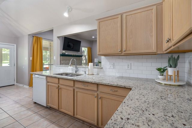 1131 FLAMING OAK DR, New Braunfels, TX 78132