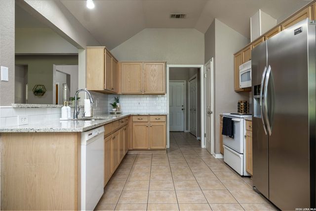 1131 FLAMING OAK DR, New Braunfels, TX 78132