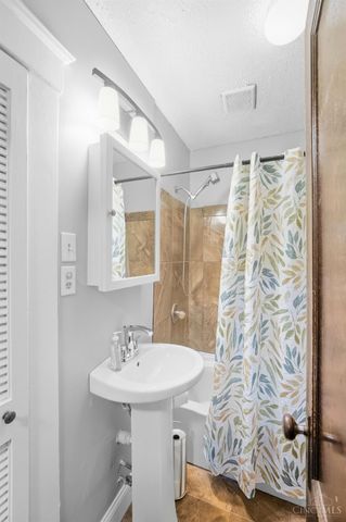 1929 De Armand Avenue, North College Hill, OH 45239