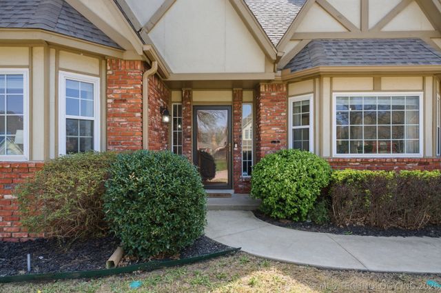 9904 E 97th Street, Tulsa, OK 74133