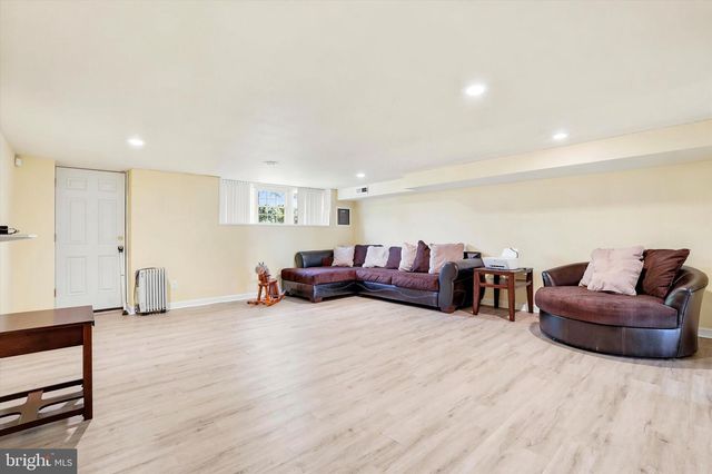 9968 WOODFERN RD, Philadelphia, PA 19115