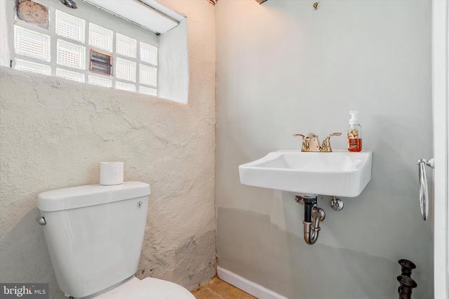 9968 WOODFERN RD, Philadelphia, PA 19115