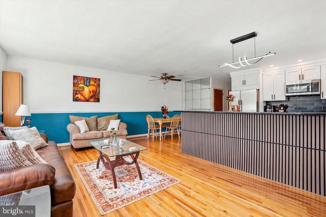 9968 WOODFERN RD, Philadelphia, PA 19115