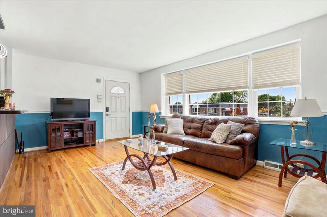 9968 WOODFERN RD, Philadelphia, PA 19115