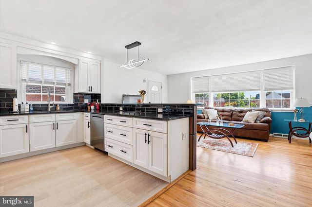 9968 WOODFERN RD, Philadelphia, PA 19115
