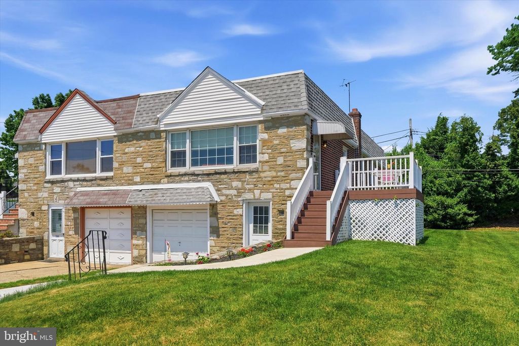 9968 WOODFERN RD, Philadelphia, PA 19115