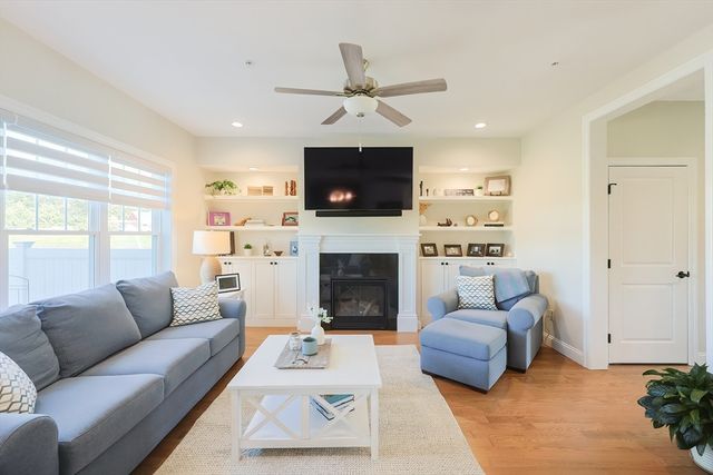 7 Palmetto Dr 7, Bellingham, MA 02019