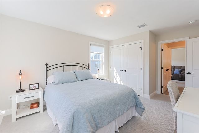 7 Palmetto Dr 7, Bellingham, MA 02019